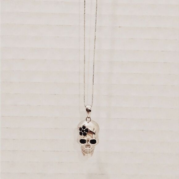 🔥☠️NEW, Beautiful Skull with black spinel in 925 Sterling Silver.🔥 - Picture 1 of 5
